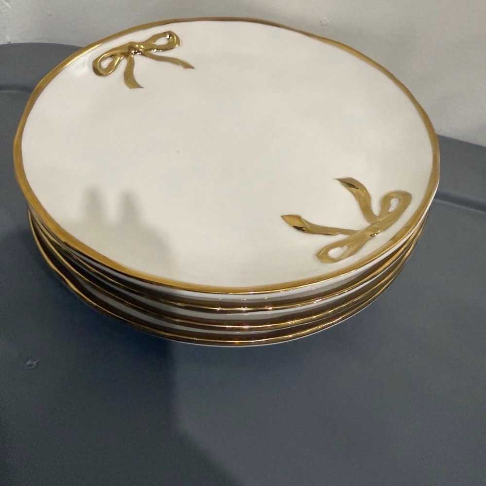 Elegant White and Gold Ribbon Accent Dinner Plates - Set of 4